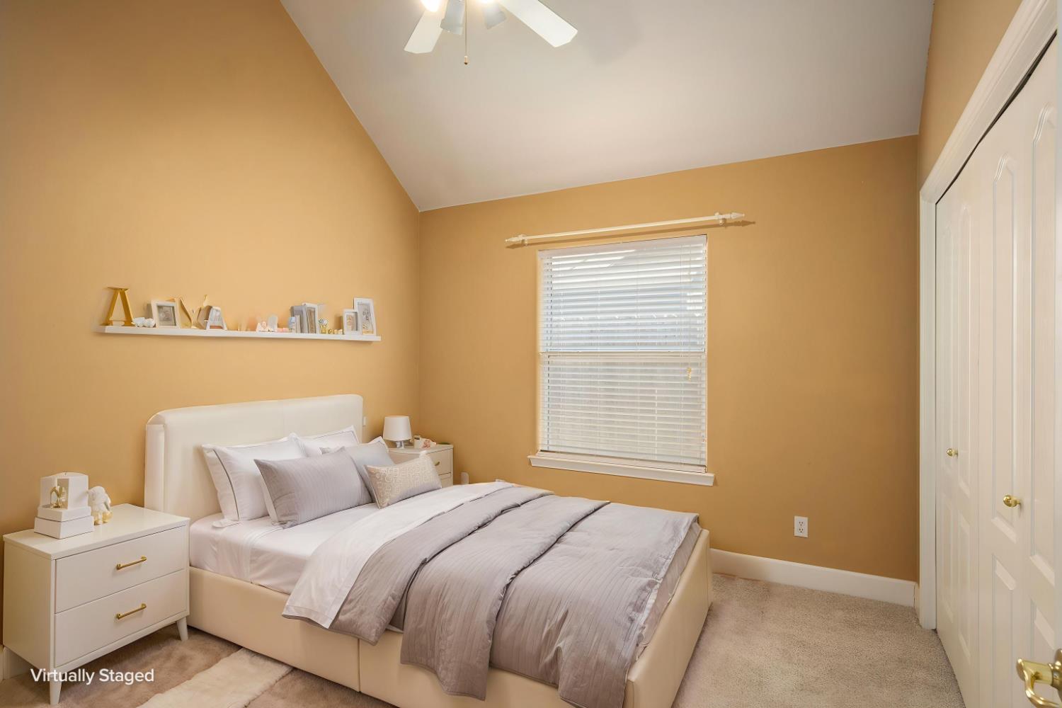 6572 N Selland Ave, Fresno, CA 93711