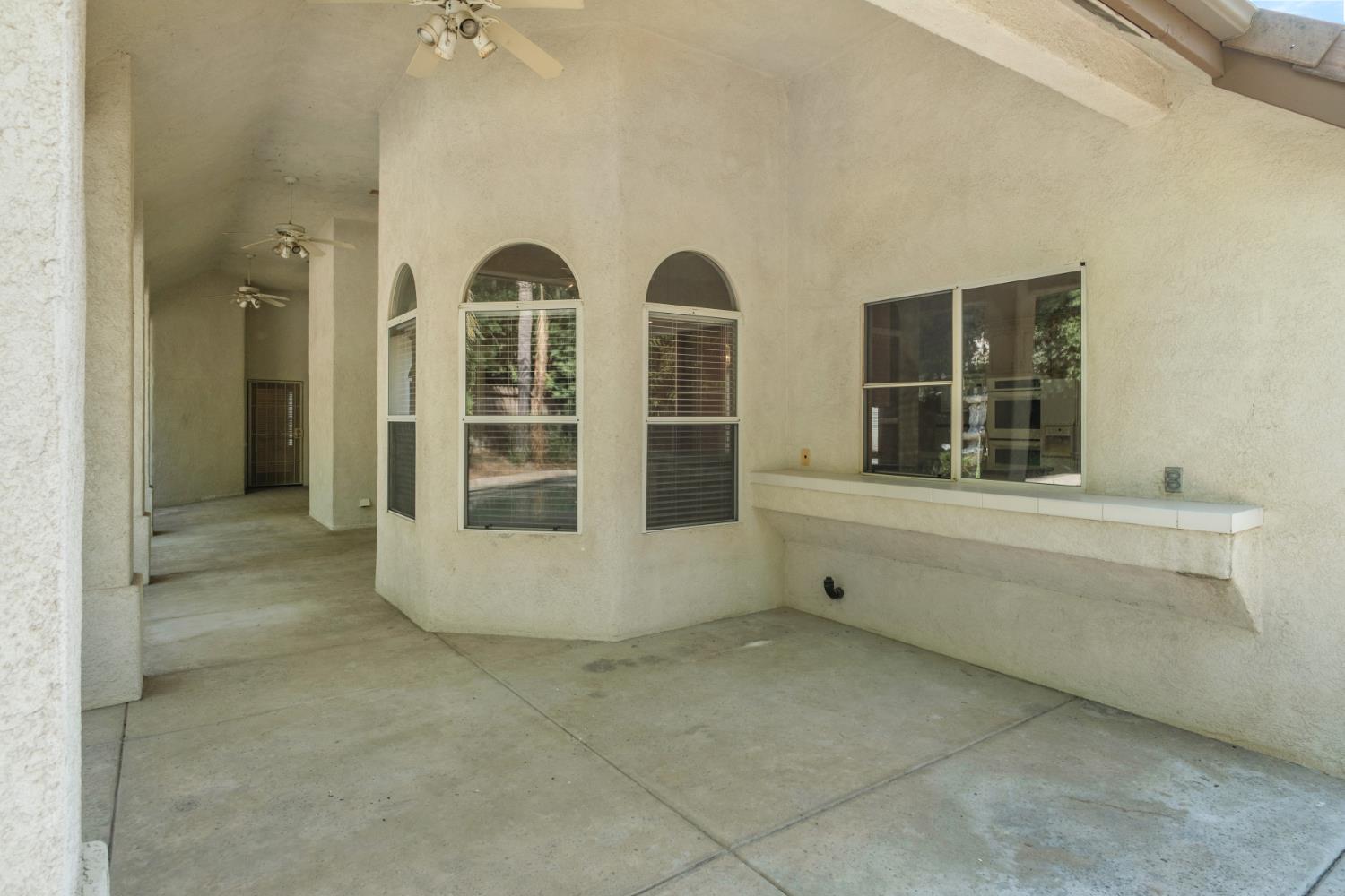 6572 N Selland Ave, Fresno, CA 93711