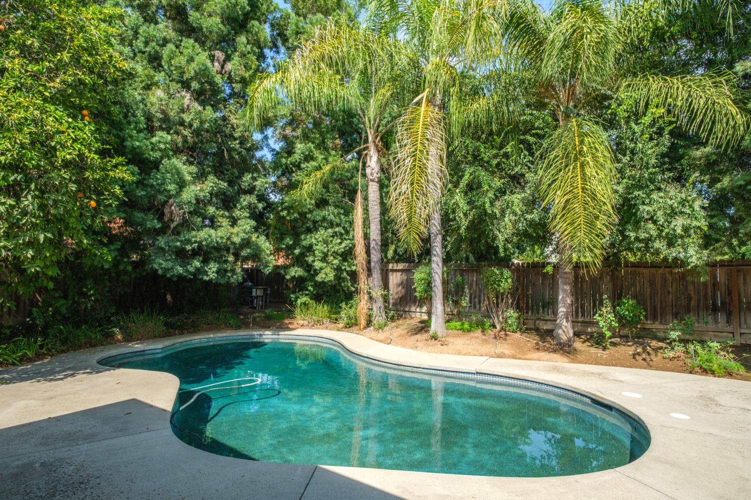 6572 N Selland Ave, Fresno, CA 93711