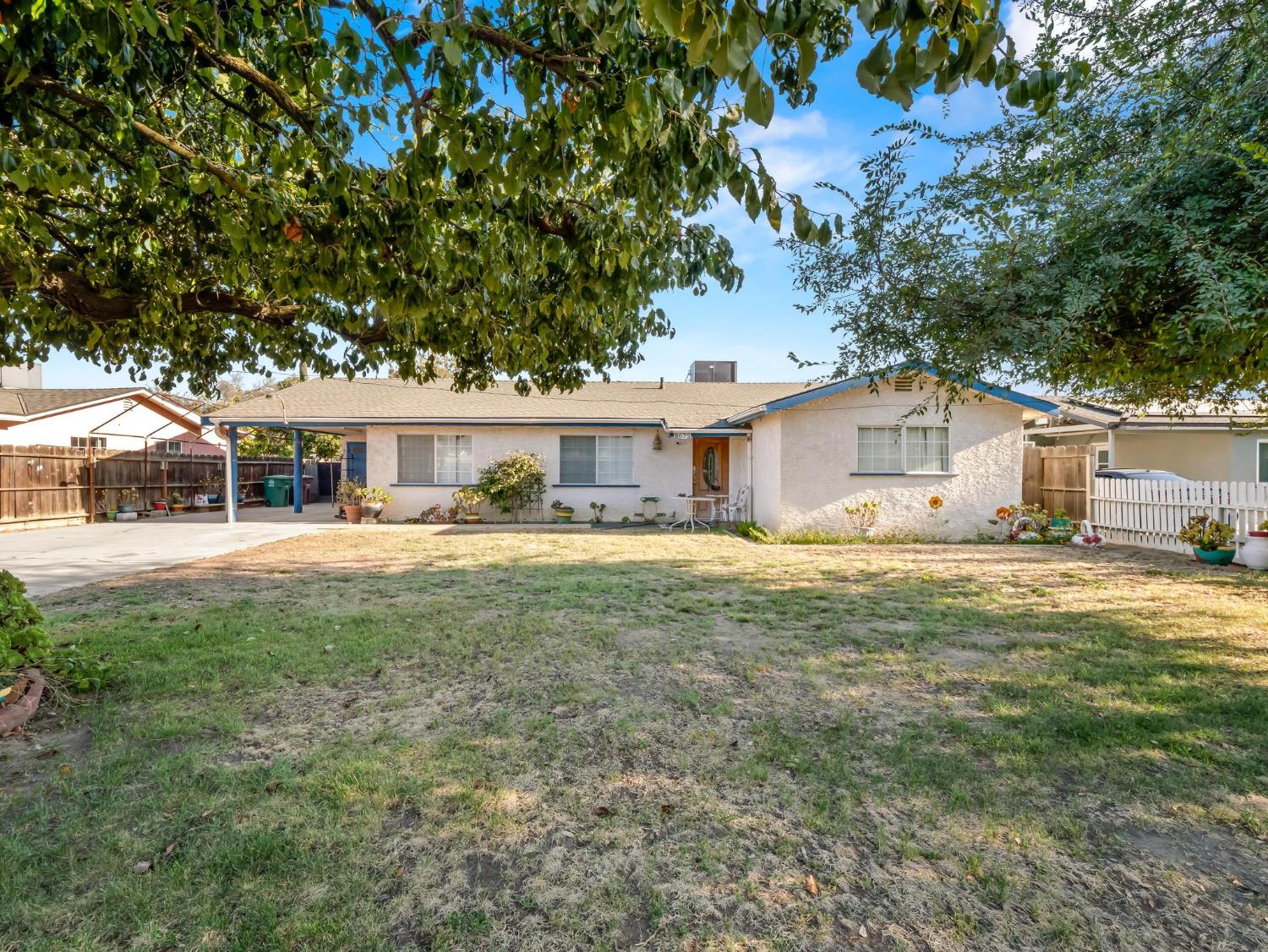 8675 E Khan St, Selma, CA 93662