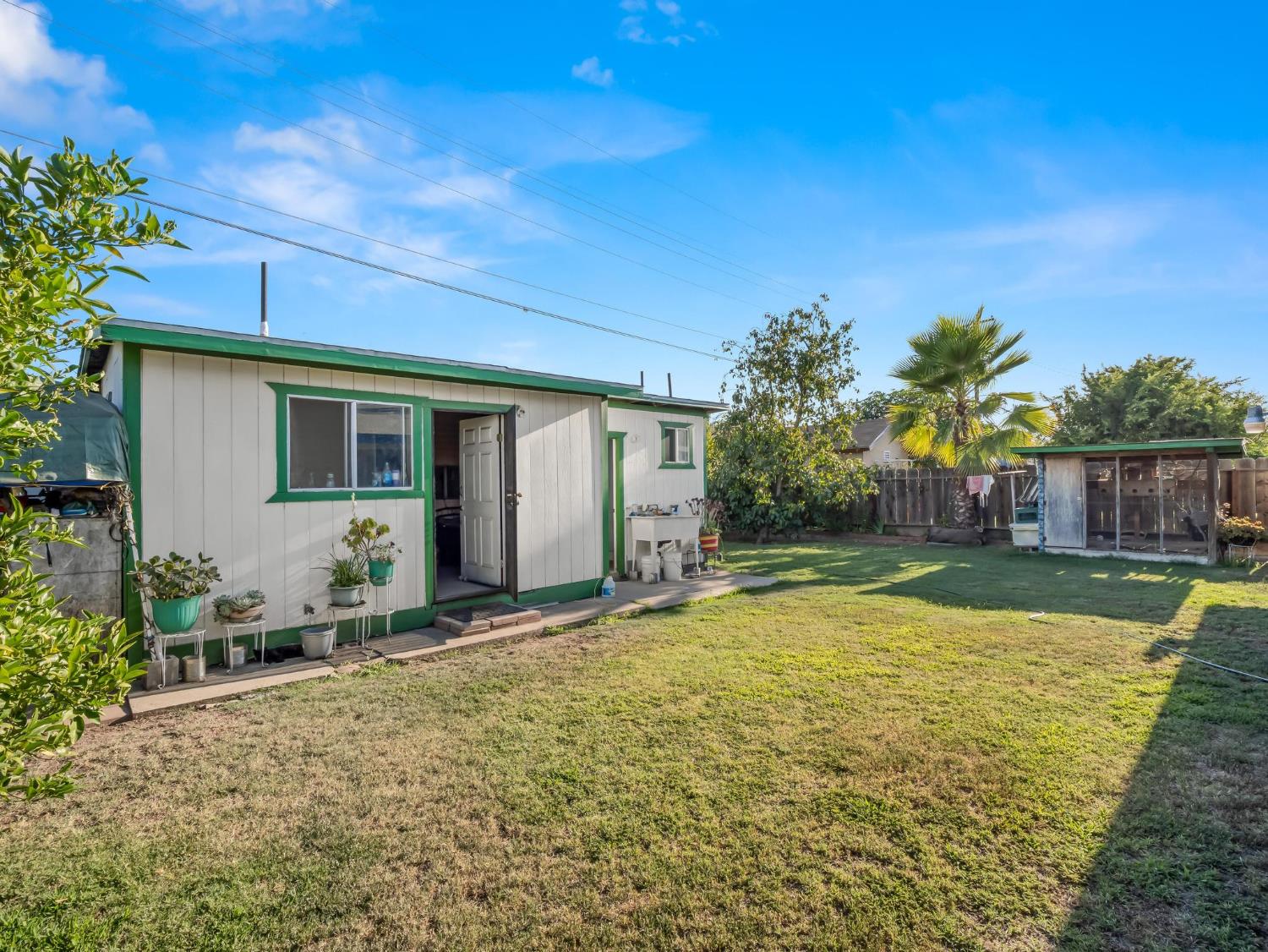 8675 E Khan St, Selma, CA 93662
