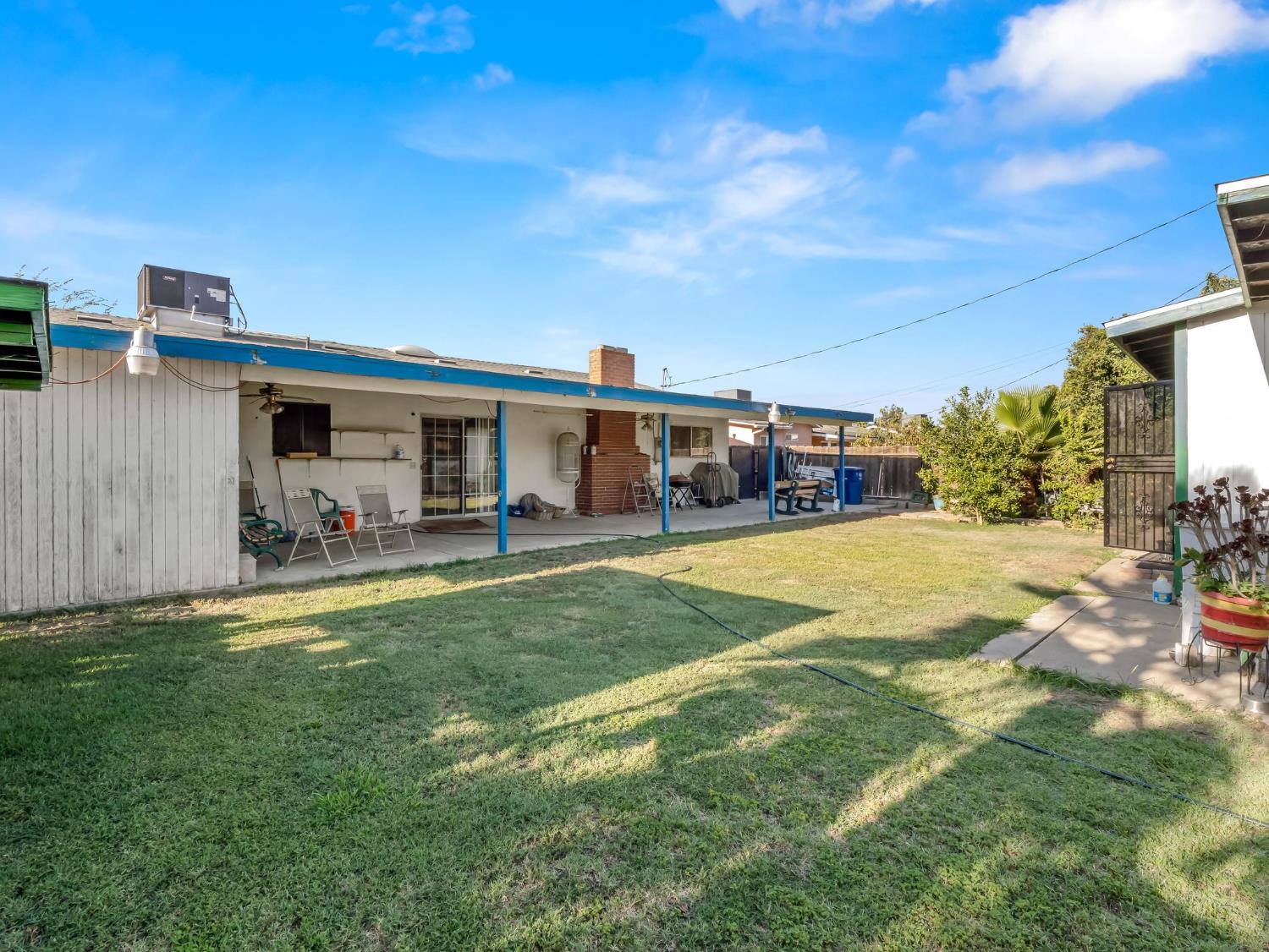 8675 E Khan St, Selma, CA 93662