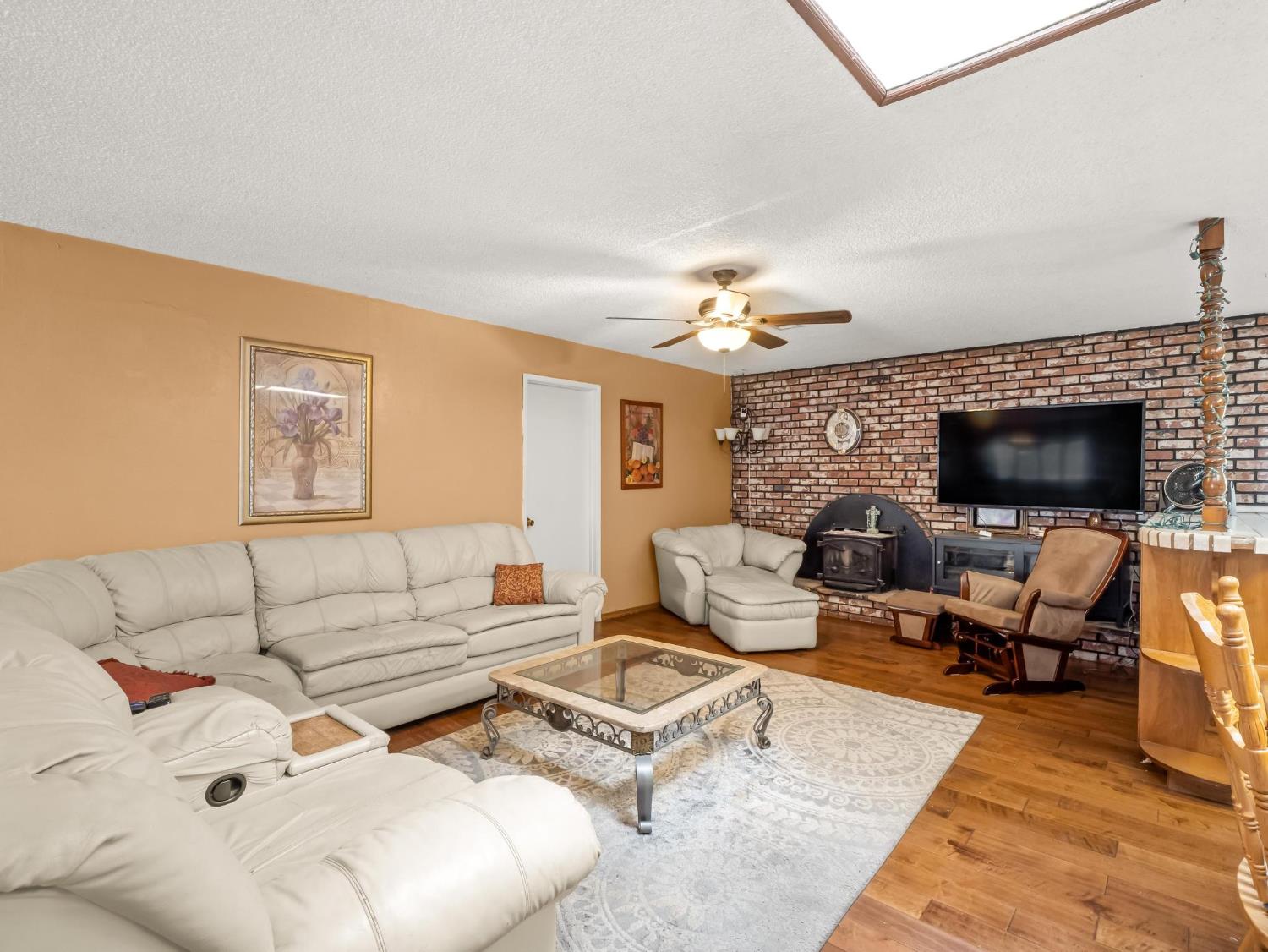 8675 E Khan St, Selma, CA 93662