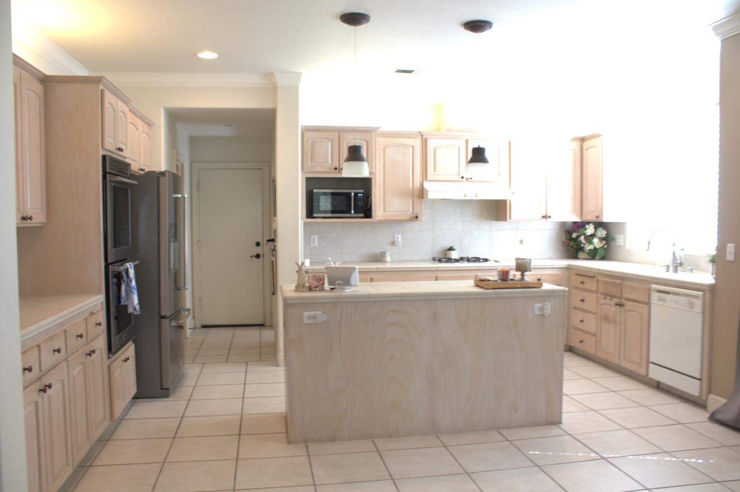 2419 E Eclipse, Fresno, CA 93720