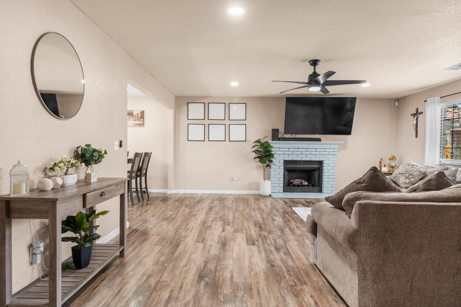 3503 Woodrow St, Selma, CA 93662