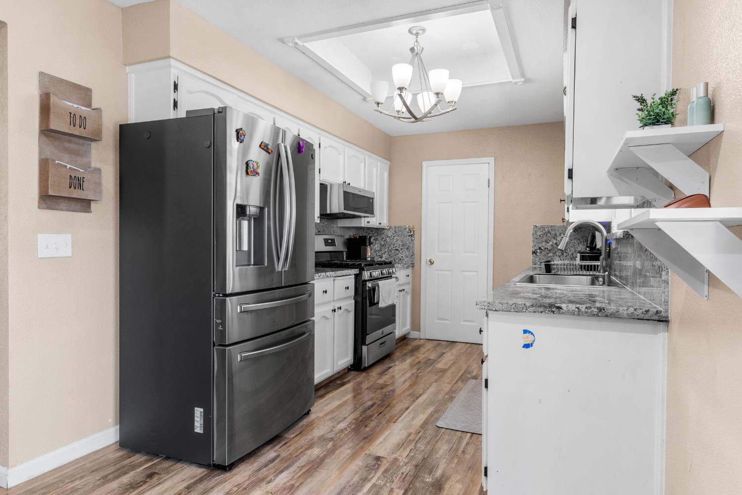3503 Woodrow St, Selma, CA 93662