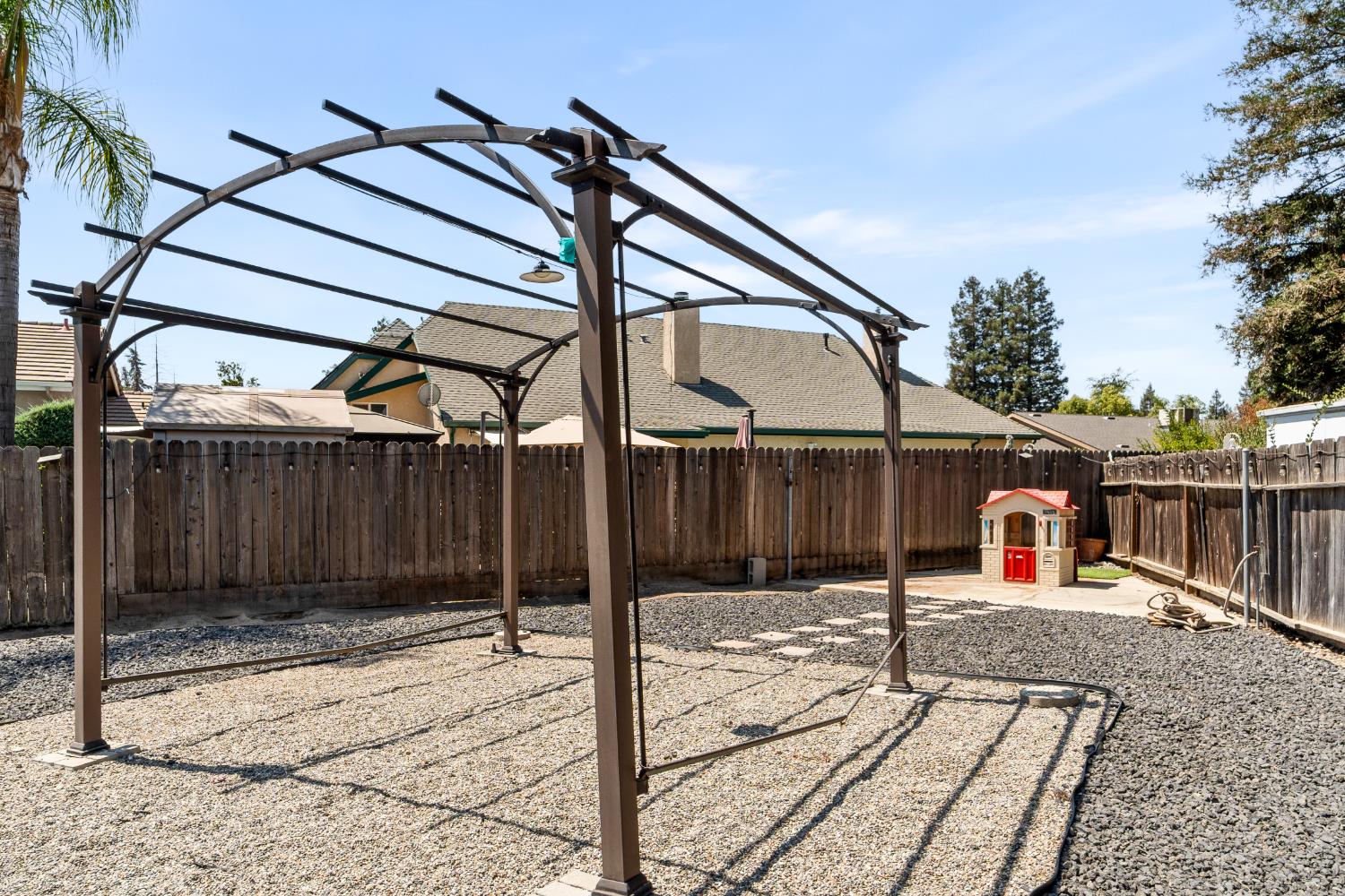 3503 Woodrow St, Selma, CA 93662