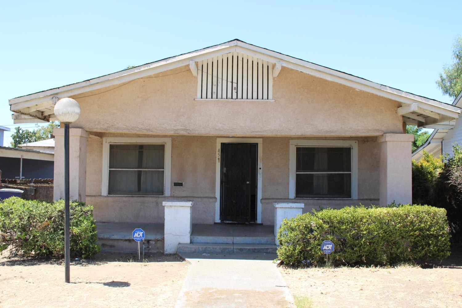 451 N Calaveras St, Fresno, CA 93701