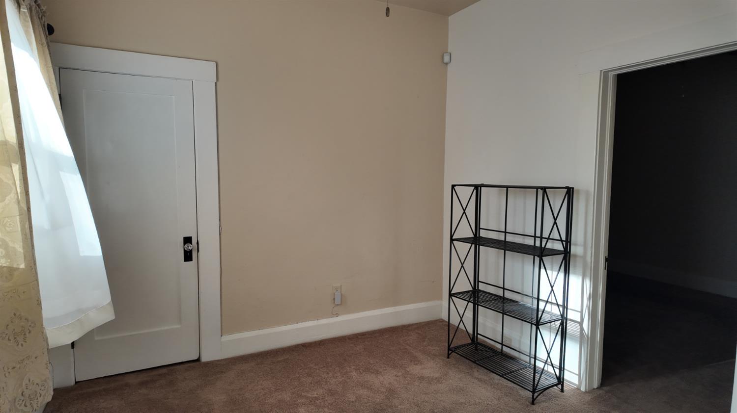 451 N Calaveras St, Fresno, CA 93701