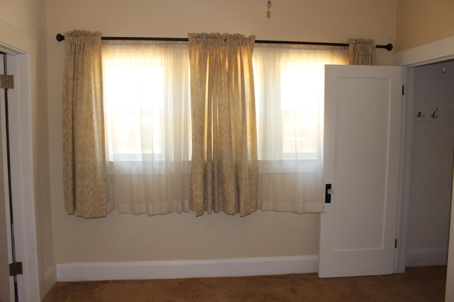 451 N Calaveras St, Fresno, CA 93701