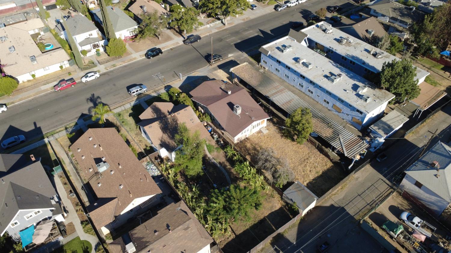 451 N Calaveras St, Fresno, CA 93701