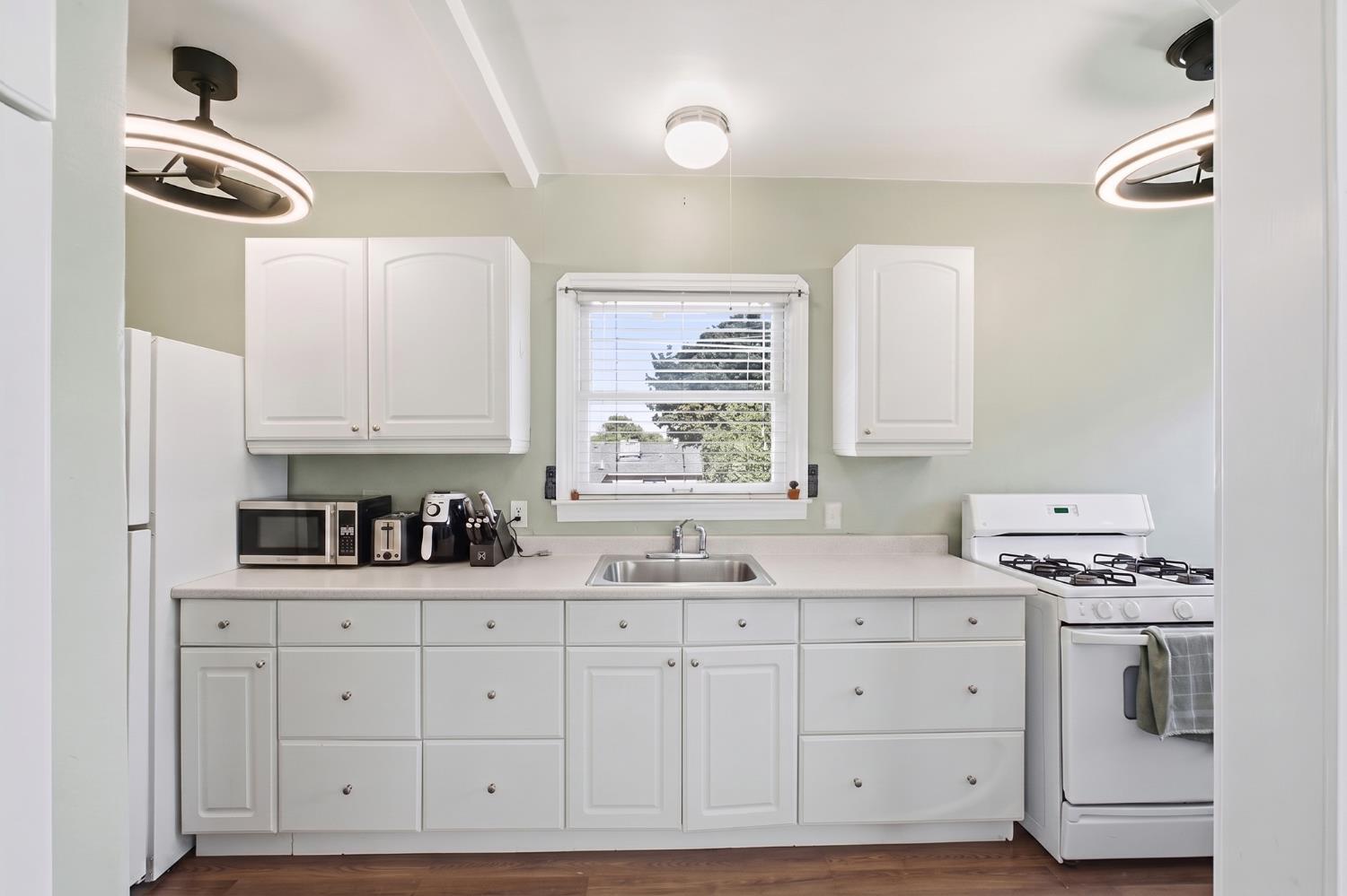 1771 21st Ave, Kingsburg, CA 93631