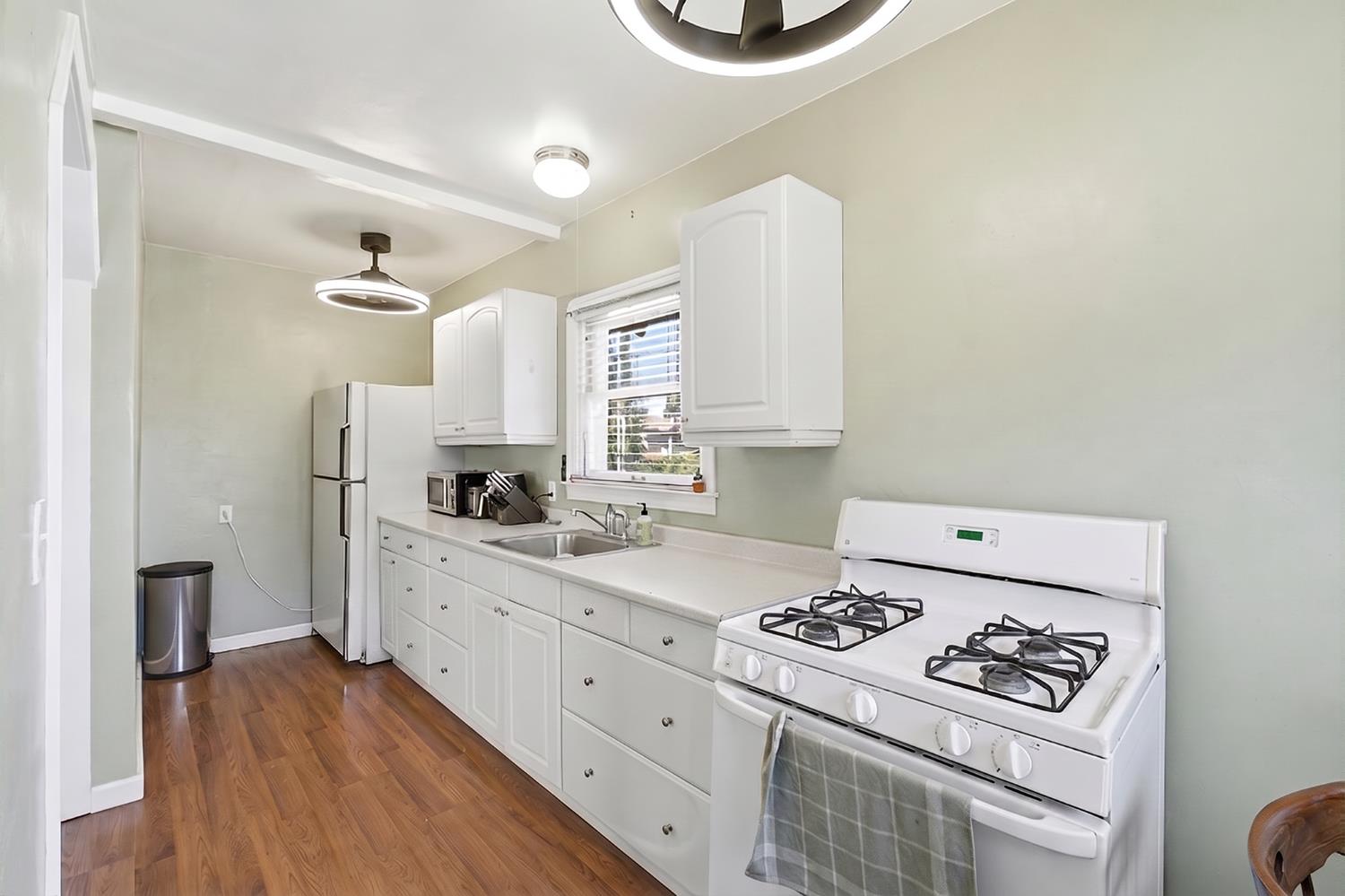 1771 21st Ave, Kingsburg, CA 93631