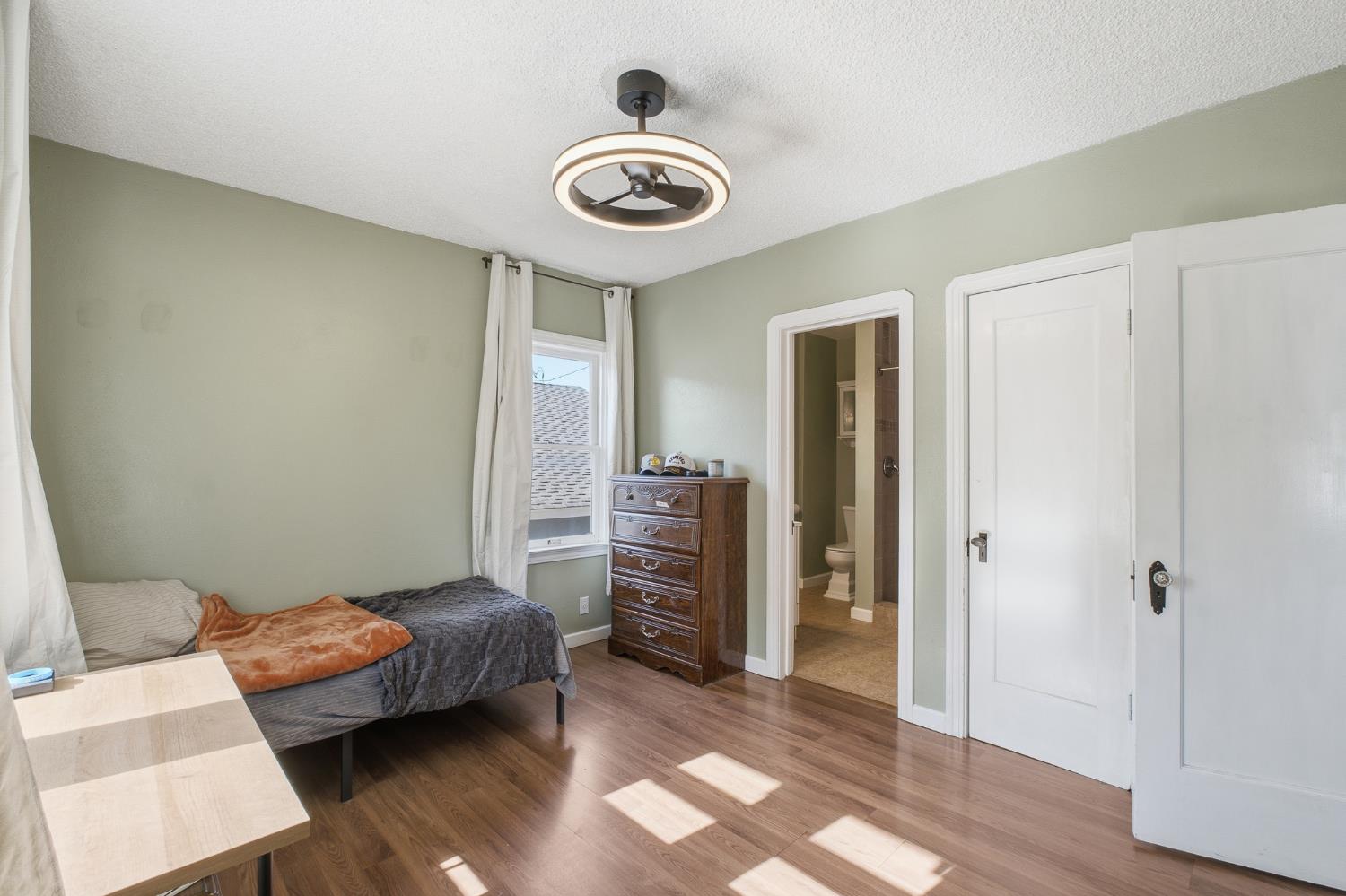 1771 21st Ave, Kingsburg, CA 93631