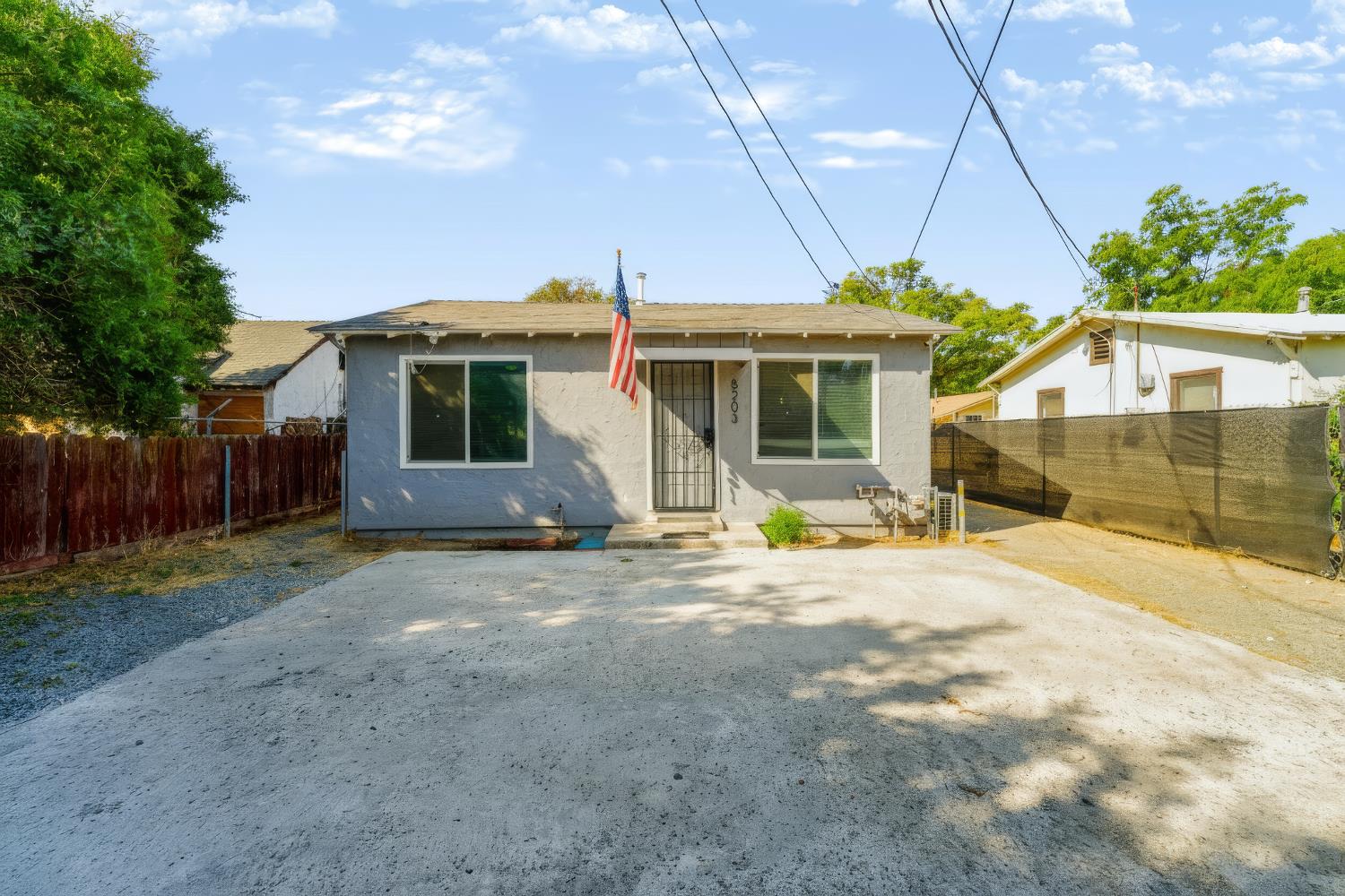 5203 W Mission Ave, Fresno, CA 93722
