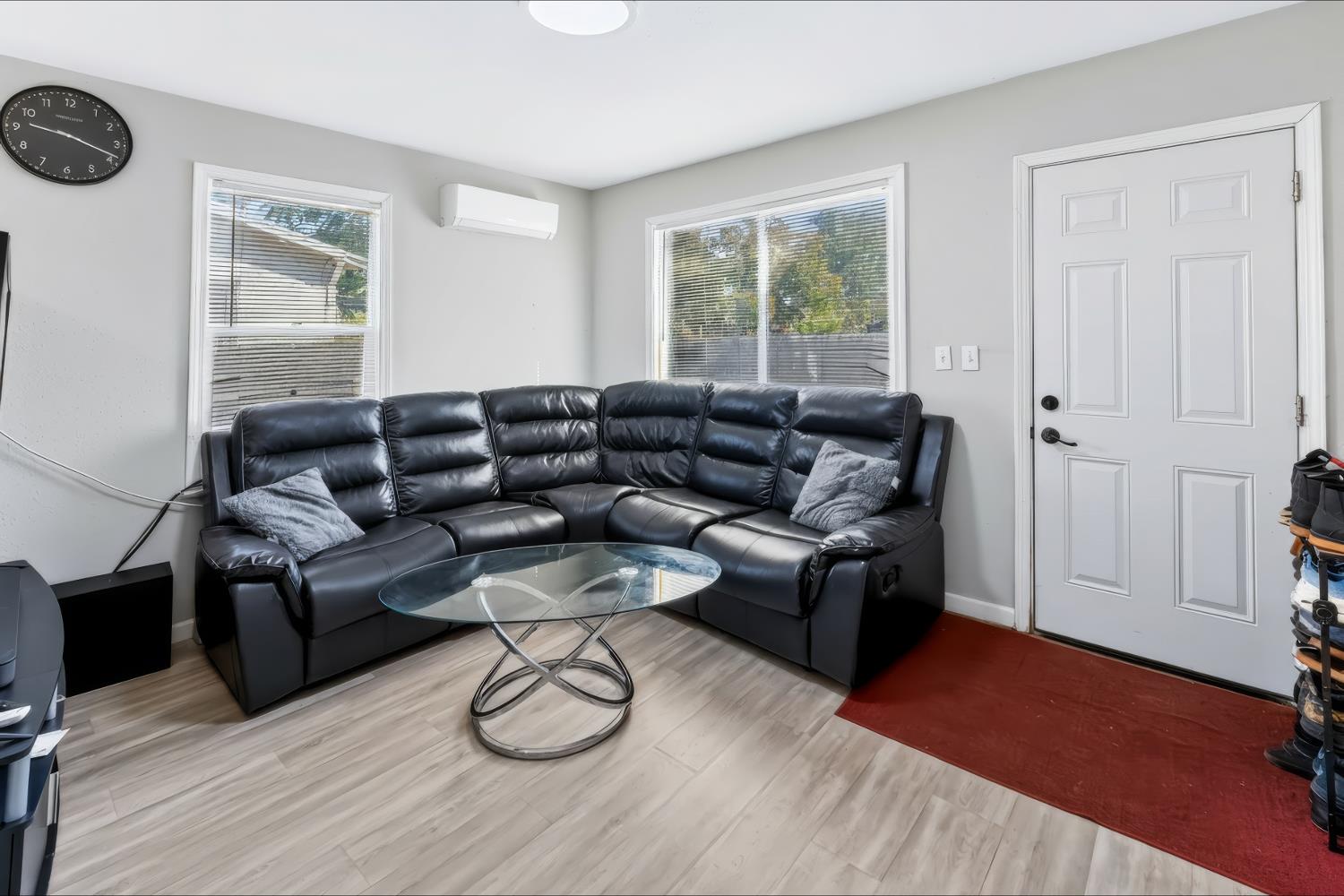 5203 W Mission Ave, Fresno, CA 93722