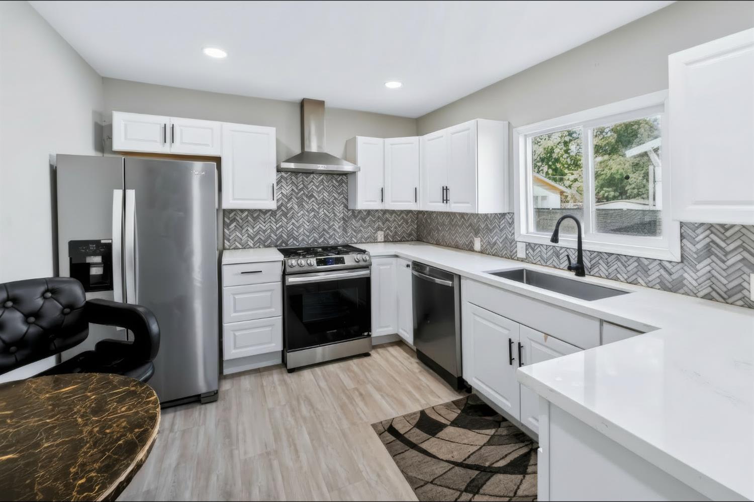 5203 W Mission Ave, Fresno, CA 93722