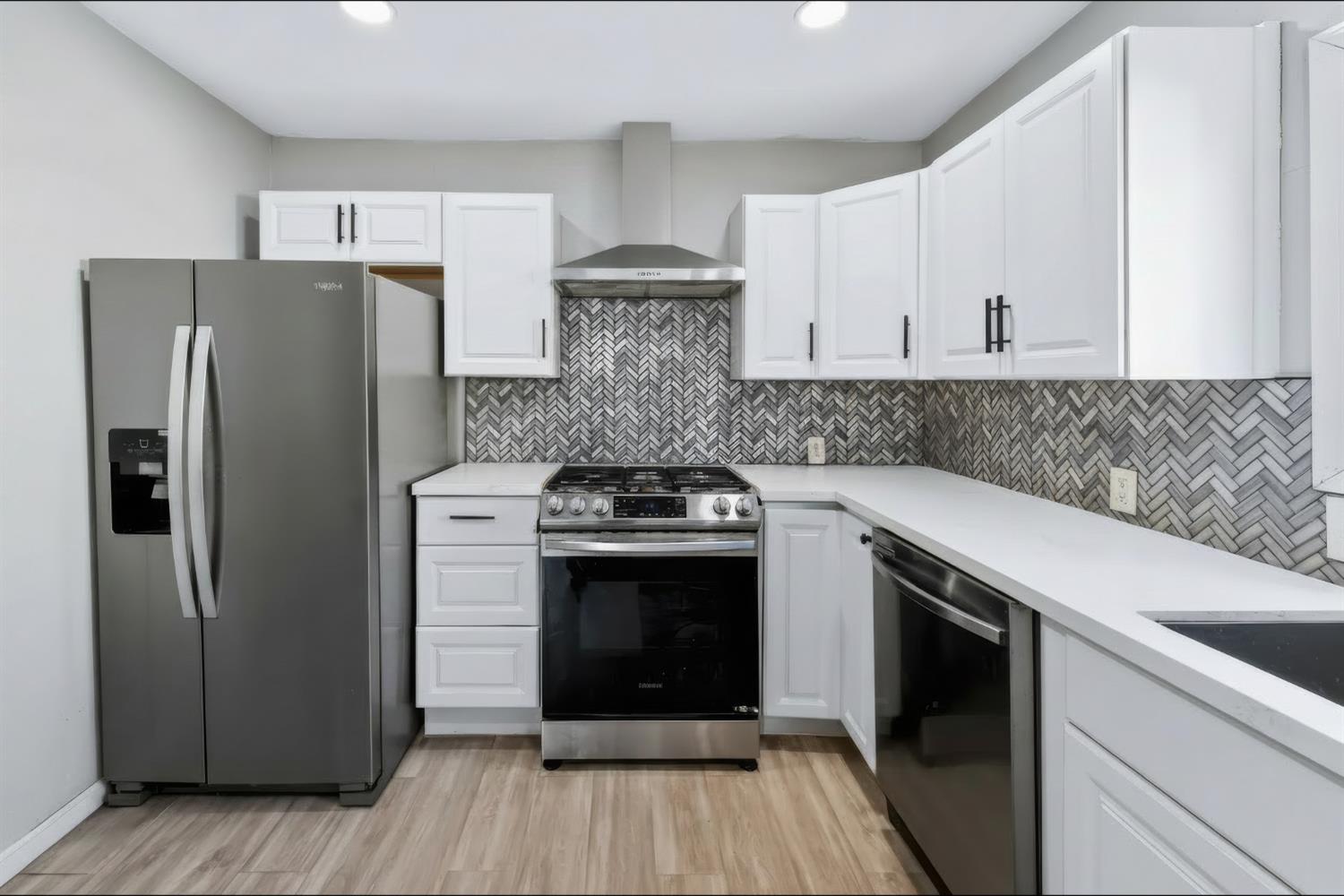 5203 W Mission Ave, Fresno, CA 93722