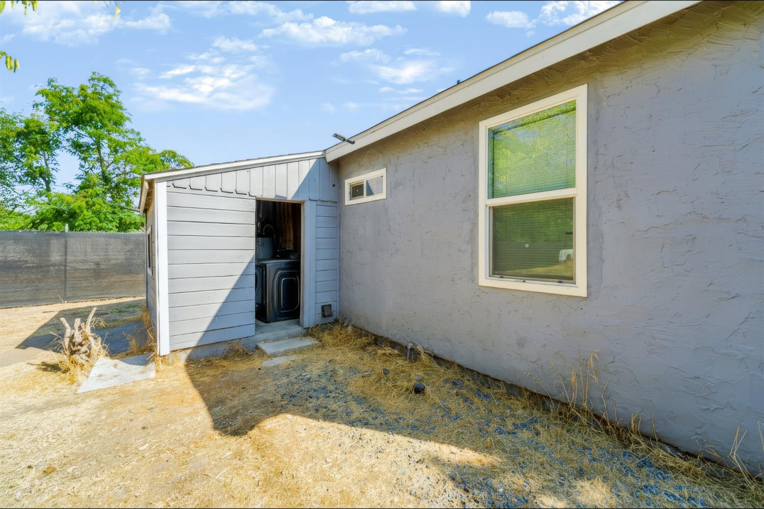 5203 W Mission Ave, Fresno, CA 93722