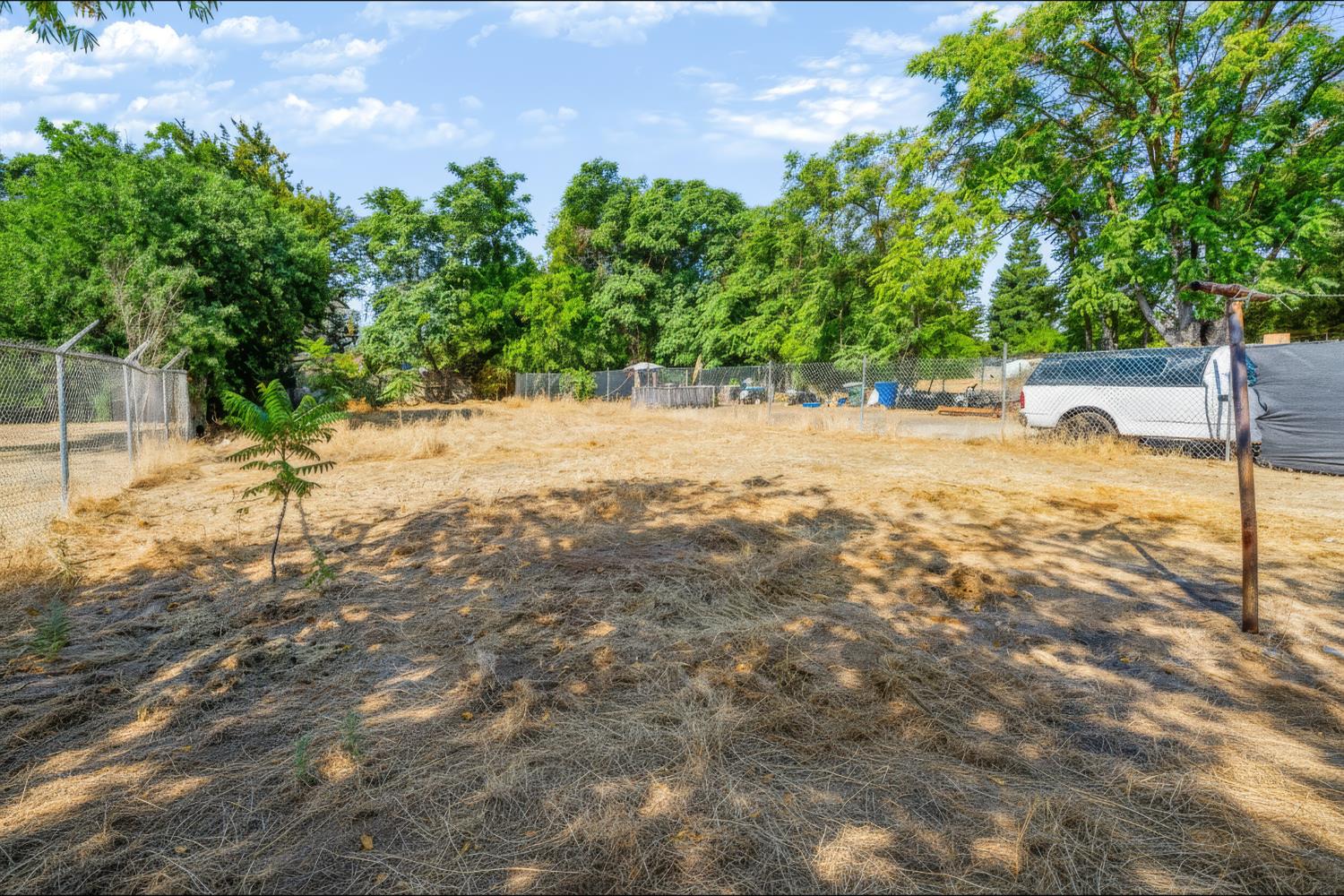 5203 W Mission Ave, Fresno, CA 93722