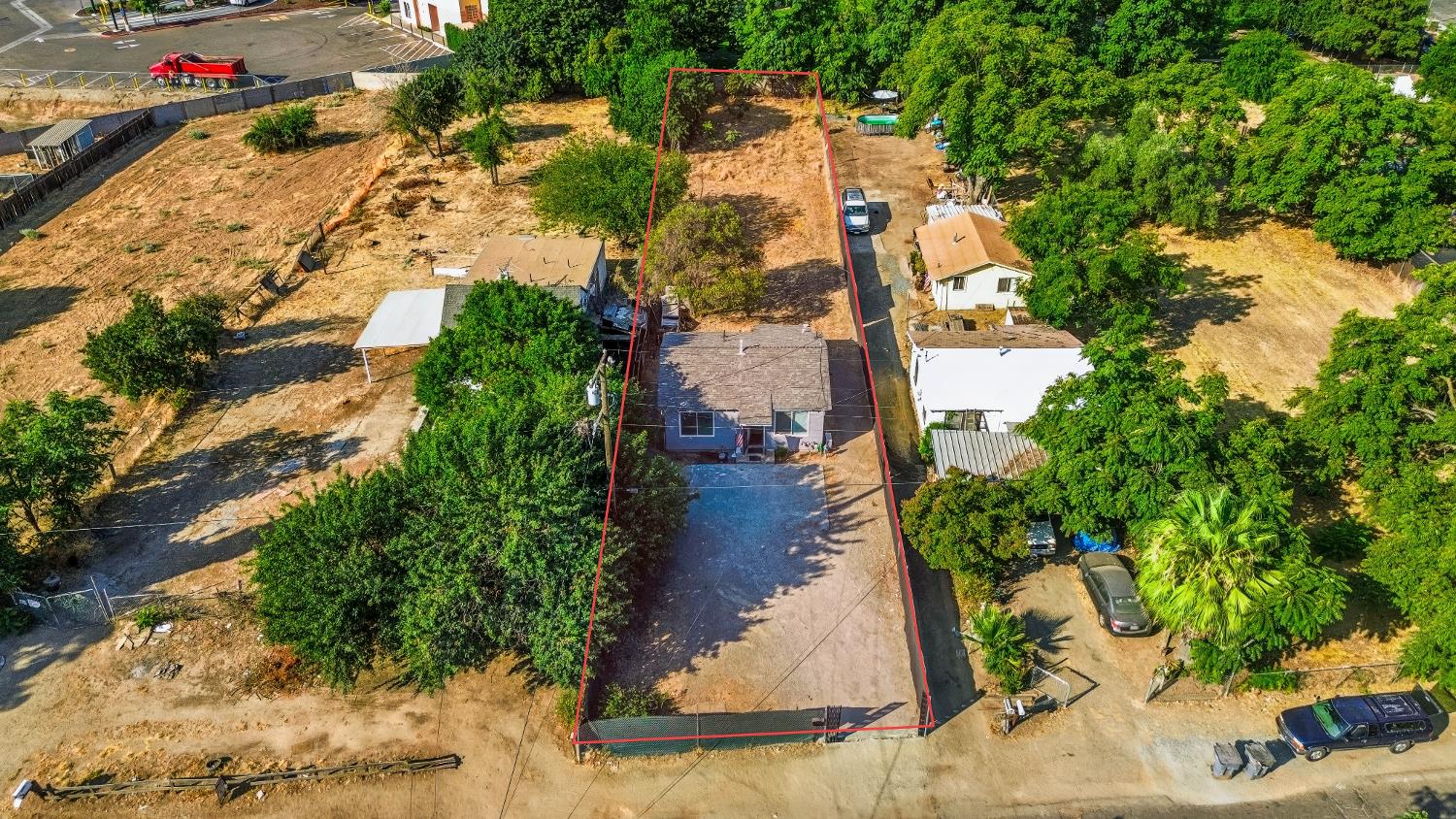 5203 W Mission Ave, Fresno, CA 93722