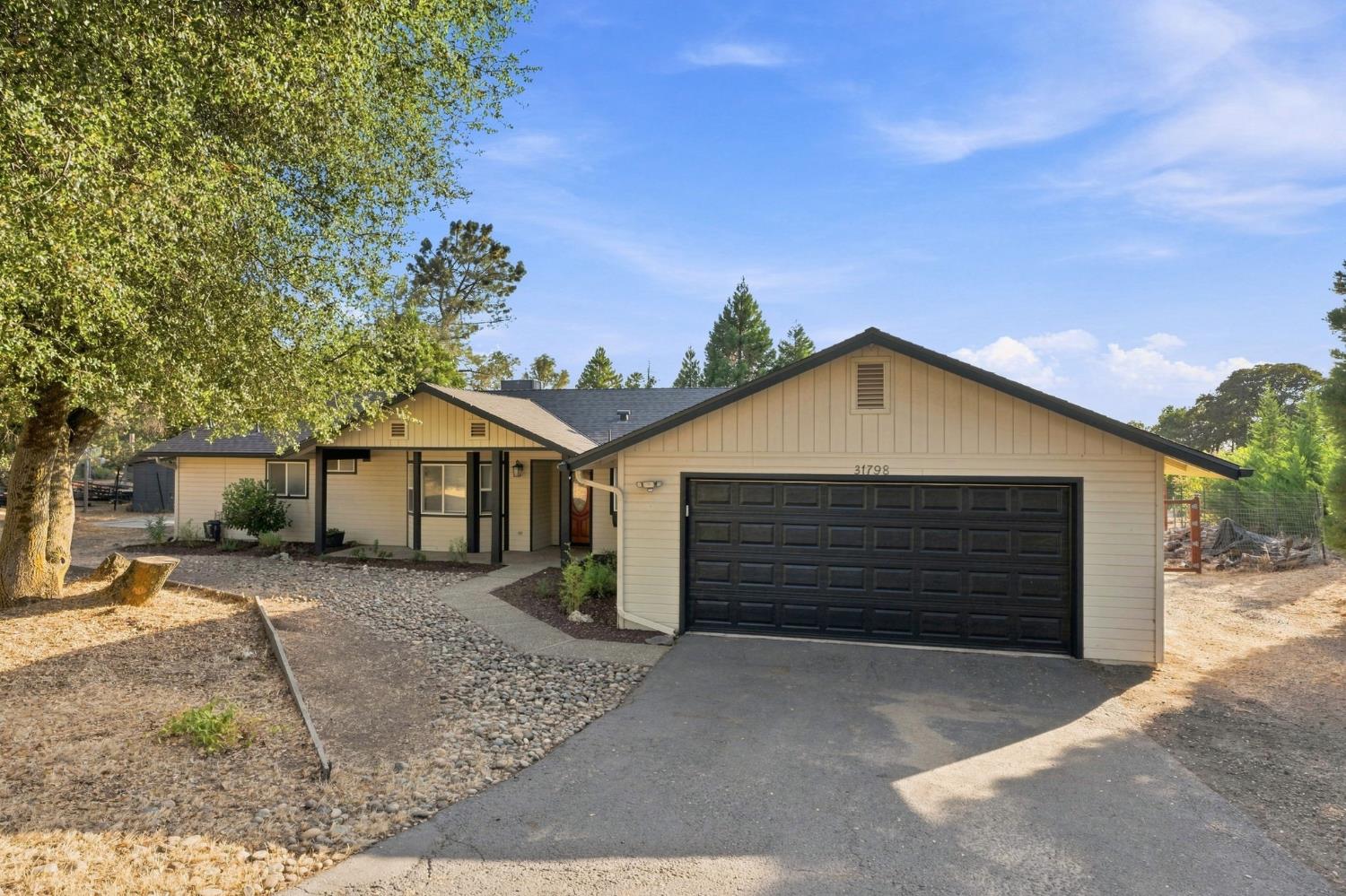 31798 Quartz Mountain Rd, Coarsegold, CA 93614