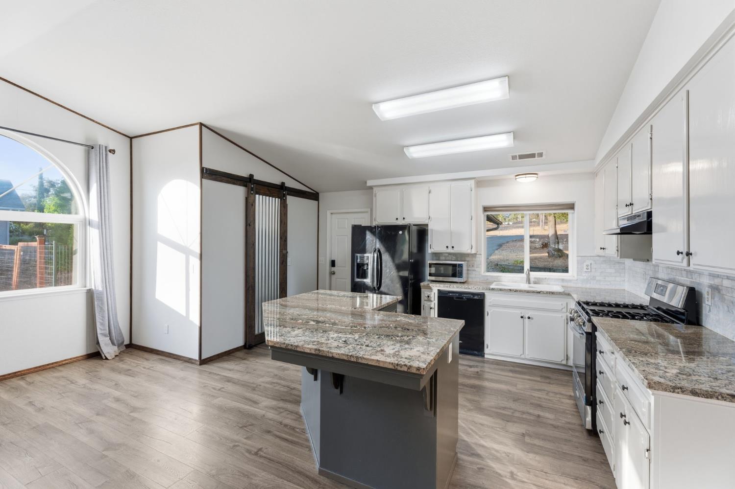 31798 Quartz Mountain Rd, Coarsegold, CA 93614