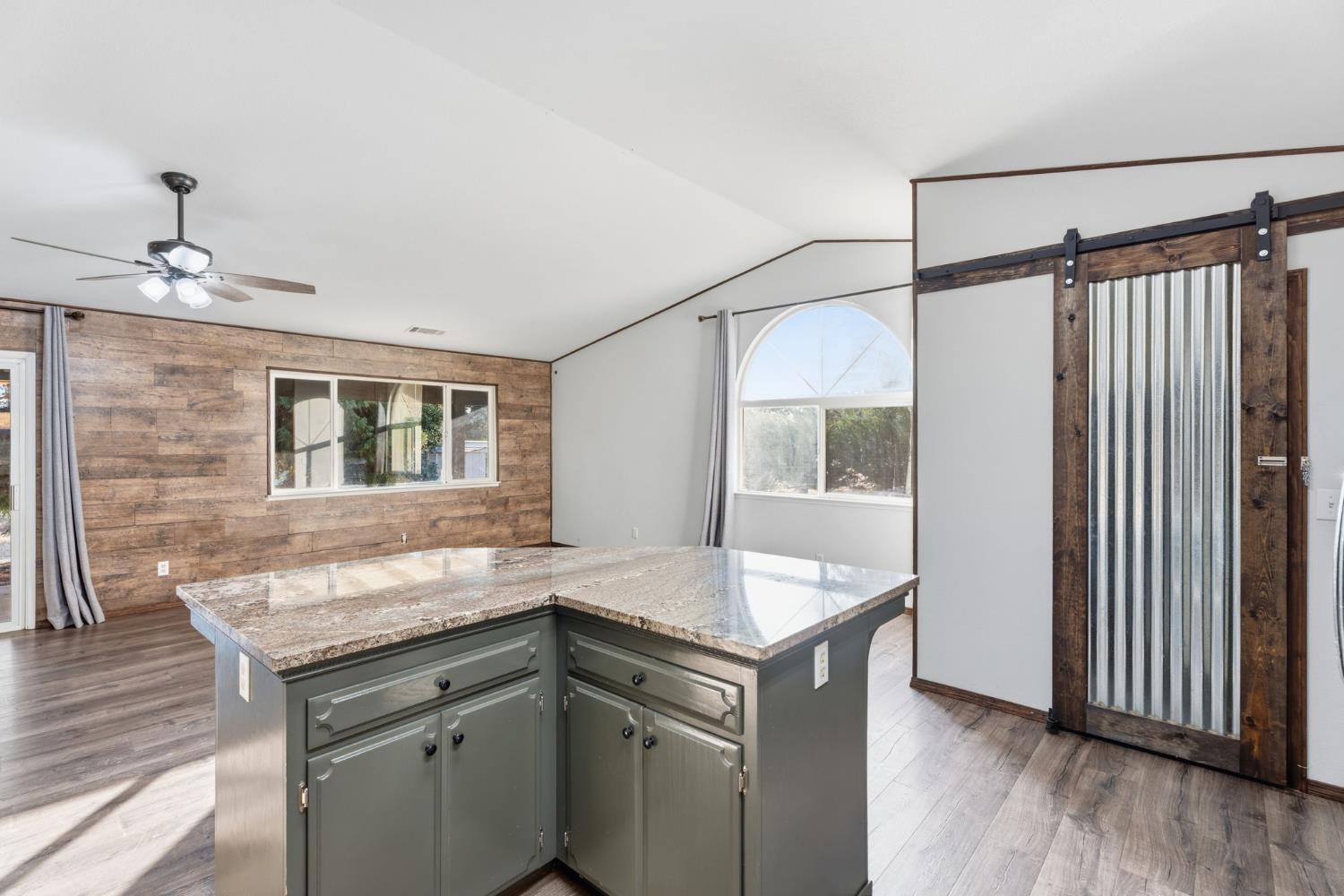 31798 Quartz Mountain Rd, Coarsegold, CA 93614