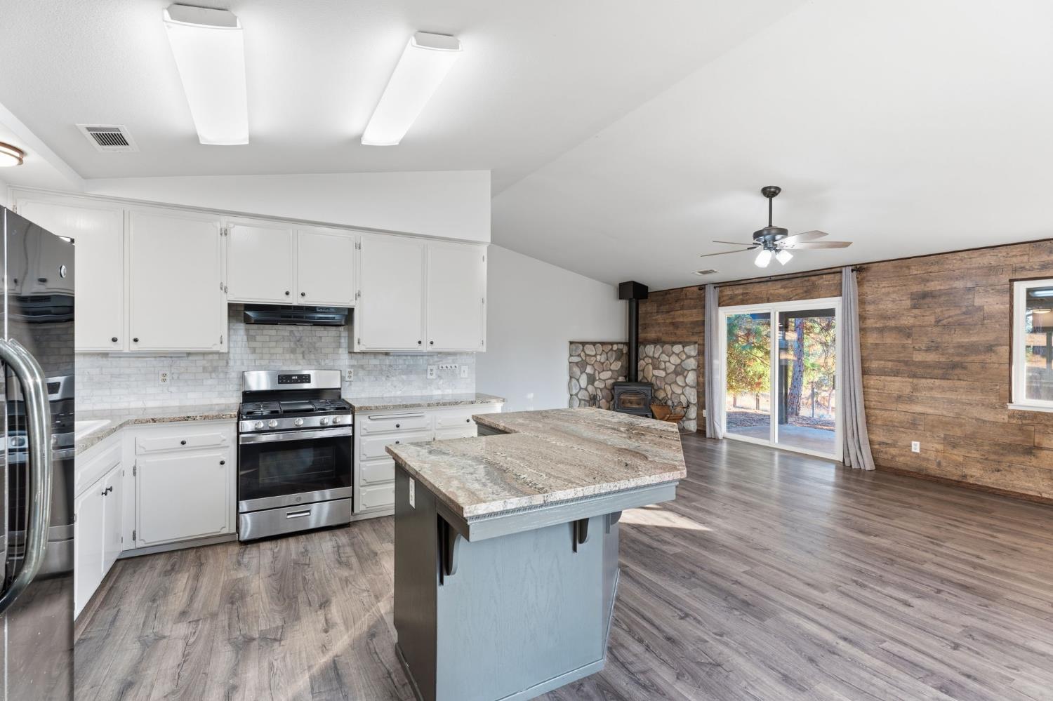 31798 Quartz Mountain Rd, Coarsegold, CA 93614