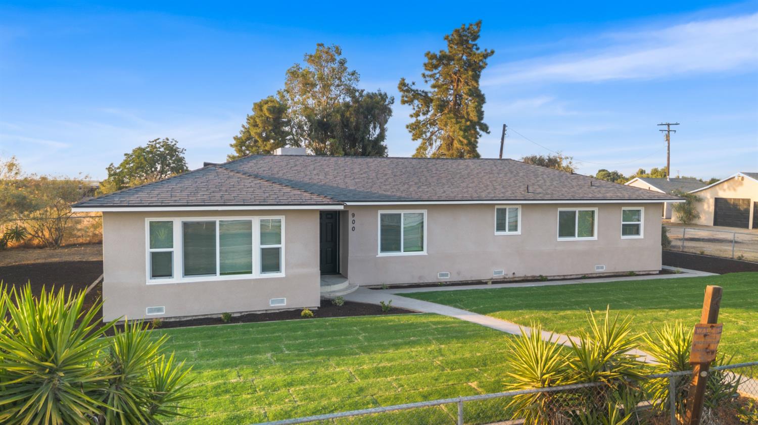 900 W Mount Whitney Ave, Riverdale, CA 93656