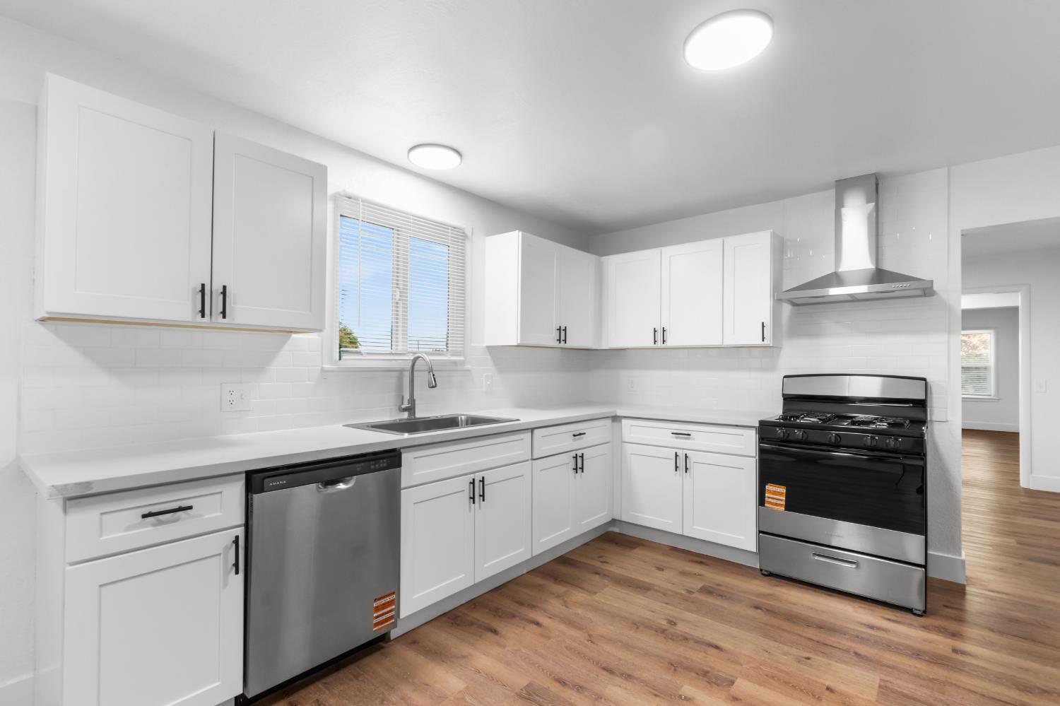 900 W Mount Whitney Ave, Riverdale, CA 93656