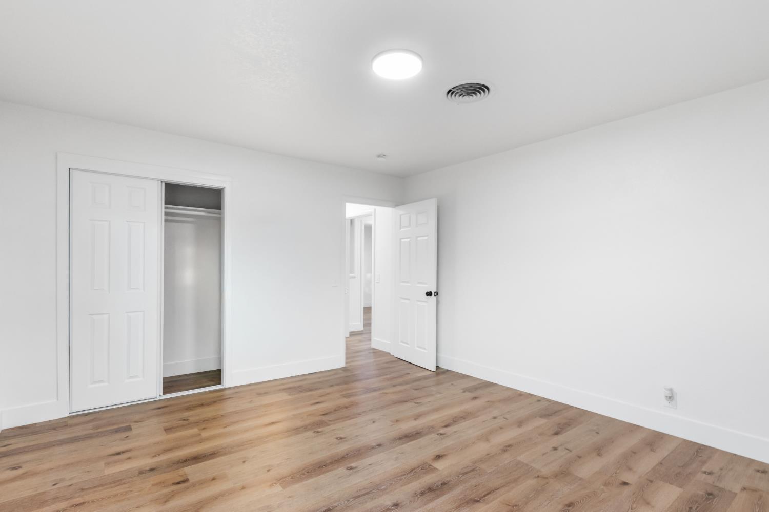 900 W Mount Whitney Ave, Riverdale, CA 93656