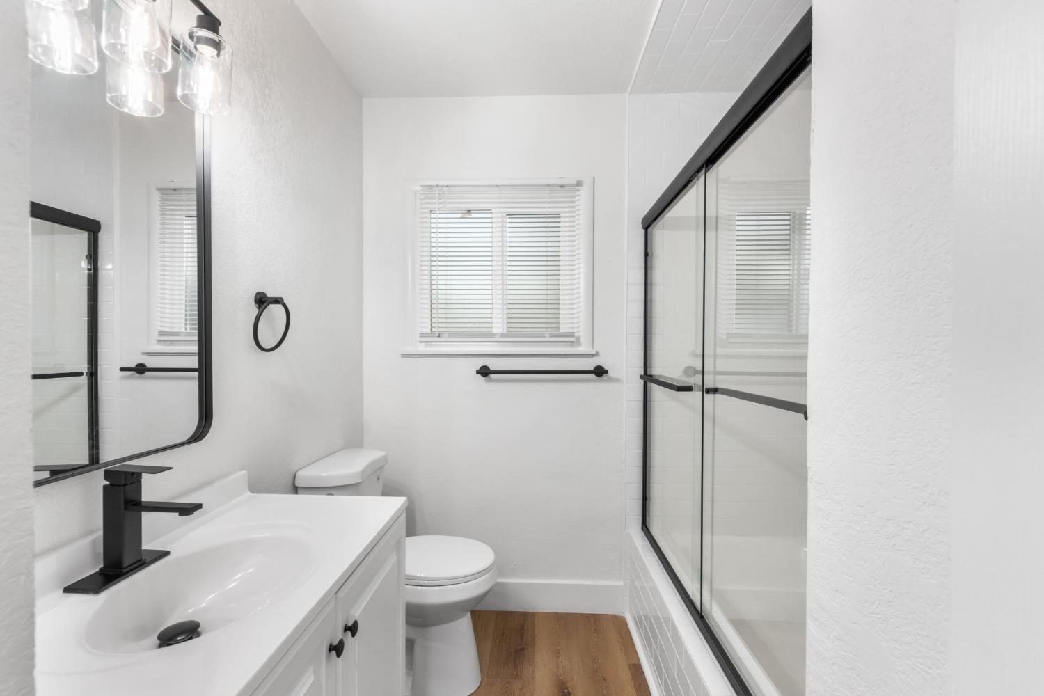 900 W Mount Whitney Ave, Riverdale, CA 93656