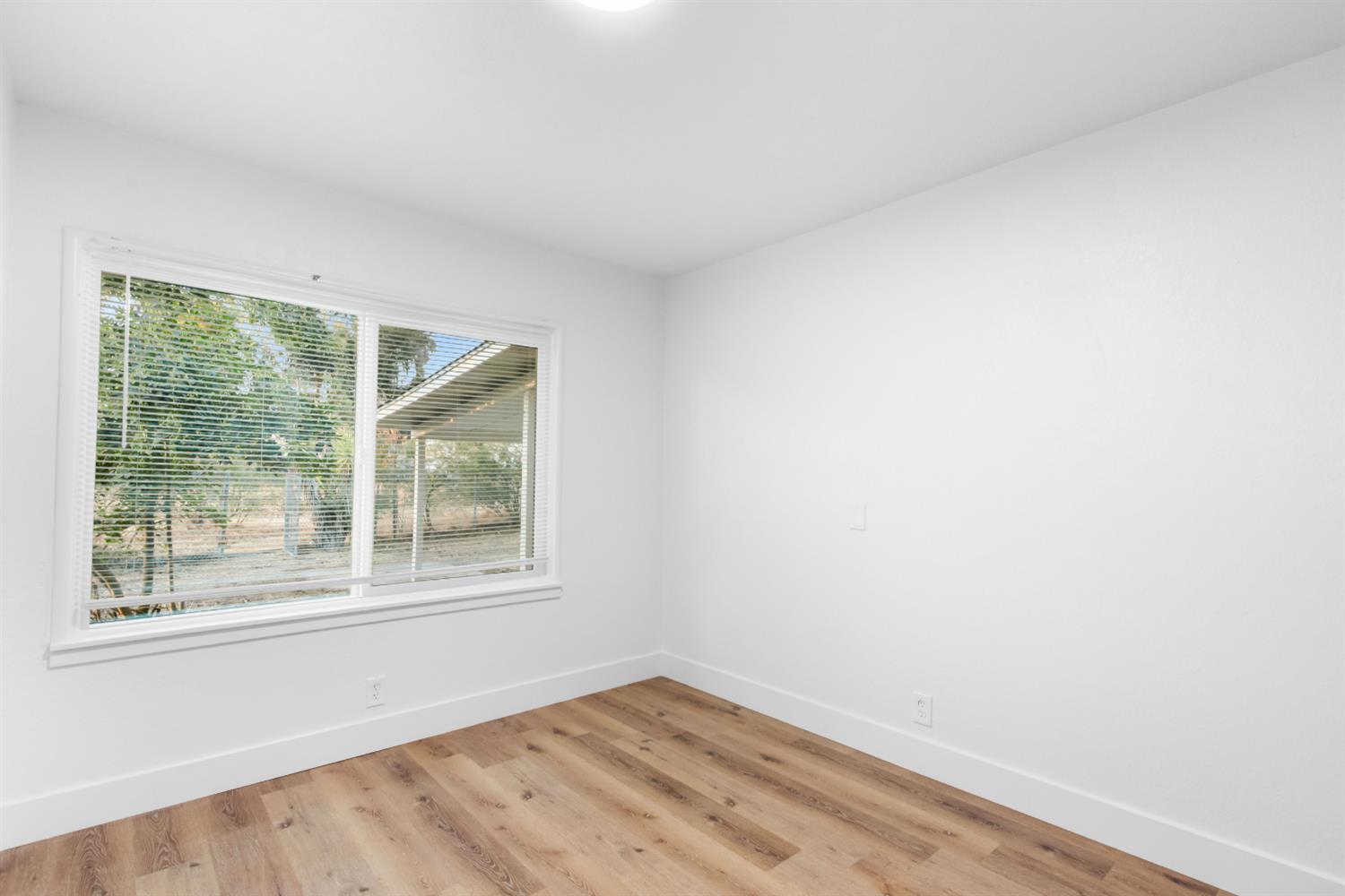 900 W Mount Whitney Ave, Riverdale, CA 93656
