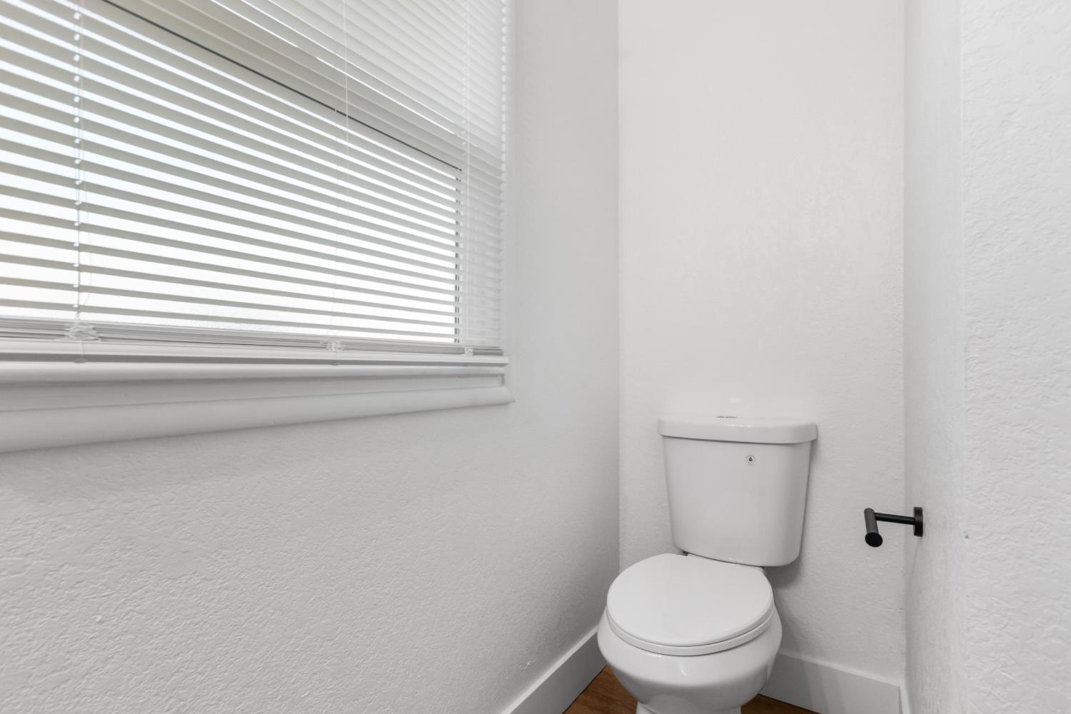 900 W Mount Whitney Ave, Riverdale, CA 93656