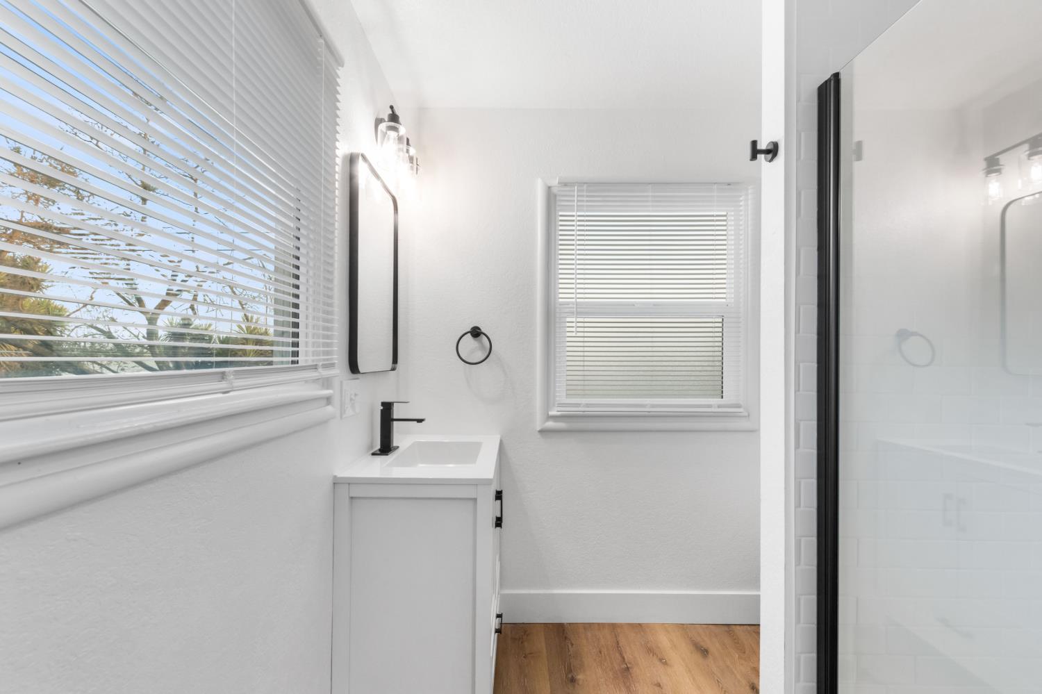 900 W Mount Whitney Ave, Riverdale, CA 93656