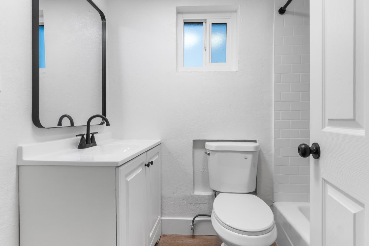900 W Mount Whitney Ave, Riverdale, CA 93656
