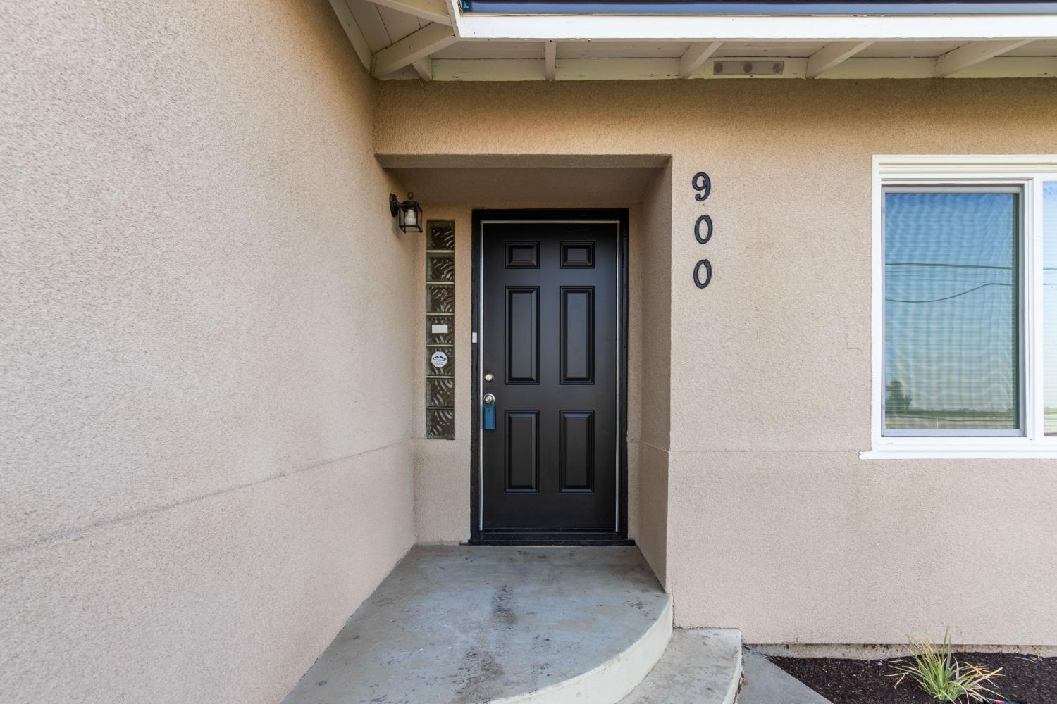 900 W Mount Whitney Ave, Riverdale, CA 93656