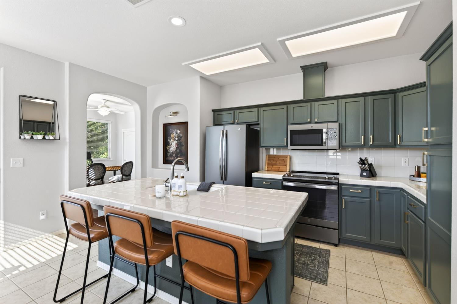 643 W Madrid Ln, Clovis, CA 93619