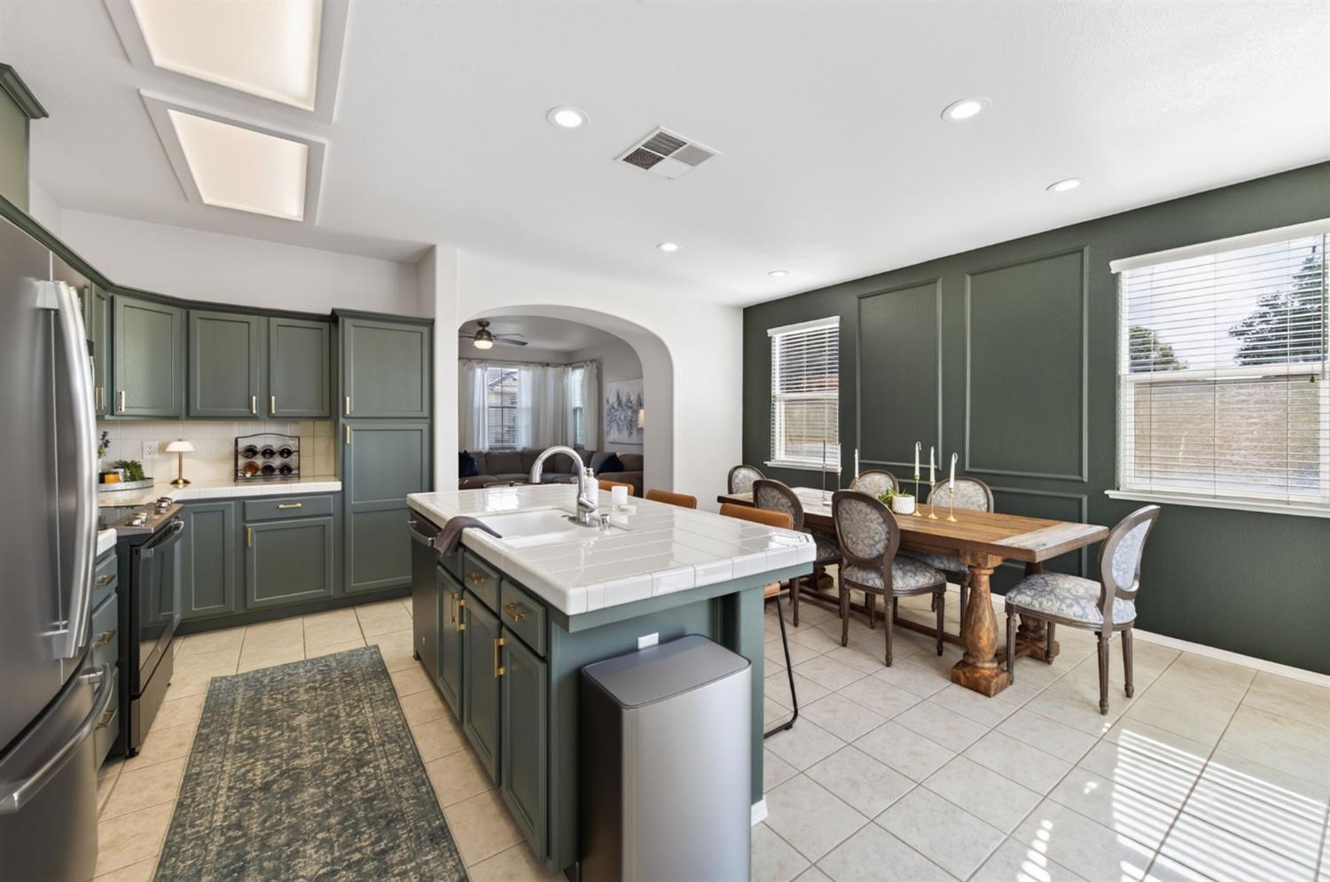 643 W Madrid Ln, Clovis, CA 93619