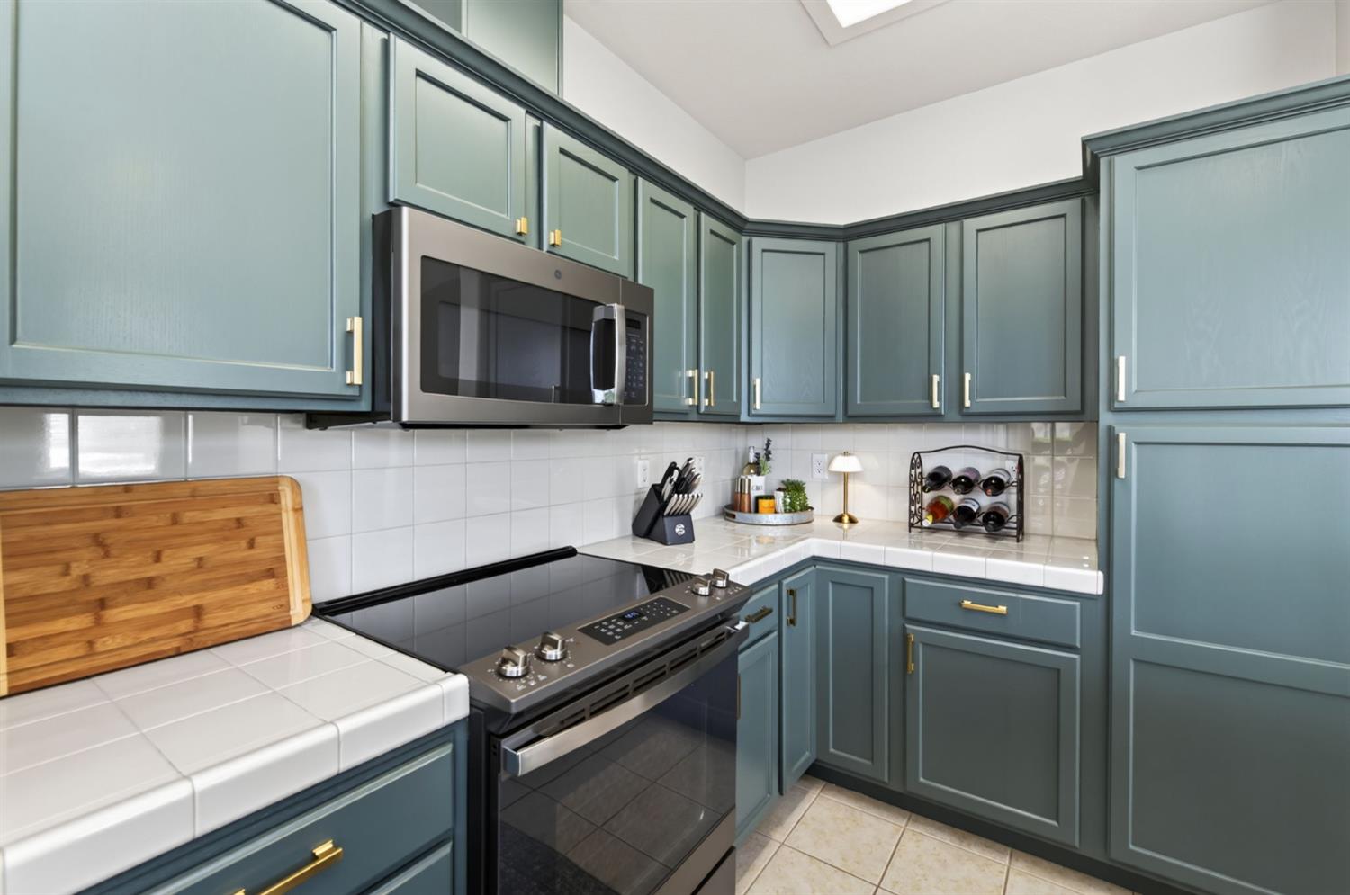 643 W Madrid Ln, Clovis, CA 93619
