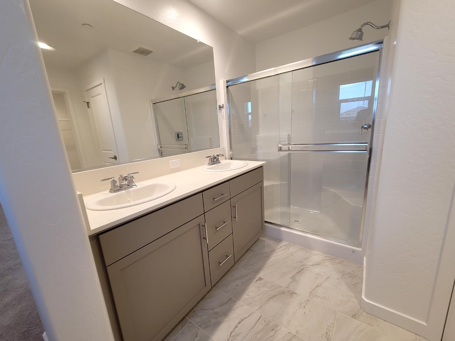 1164 Ponderosa Way, Madera, CA 93636