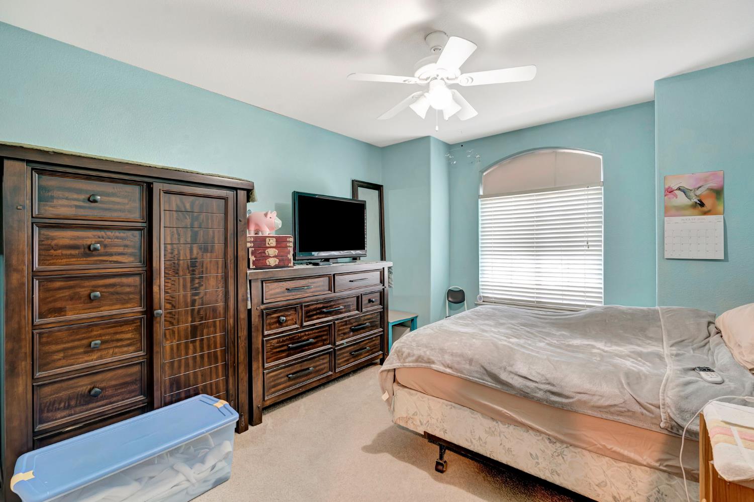 385 S Thomas Ave, Kerman, CA 93630