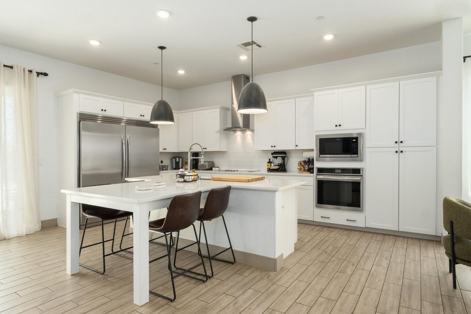 20046 Sunset Dr, Friant, CA 93626