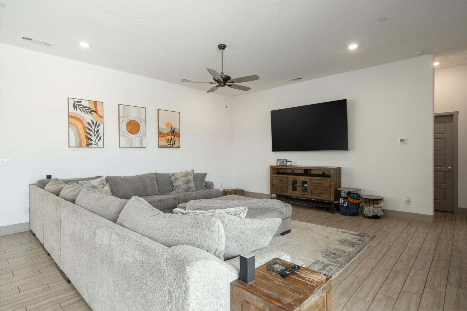20046 Sunset Dr, Friant, CA 93626