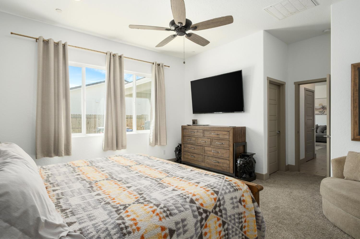20046 Sunset Dr, Friant, CA 93626