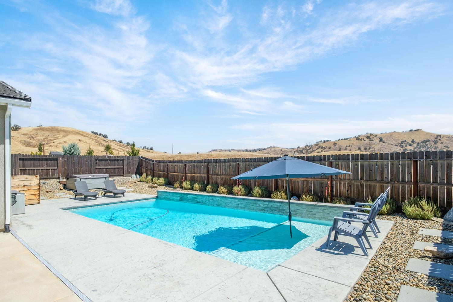 20046 Sunset Dr, Friant, CA 93626