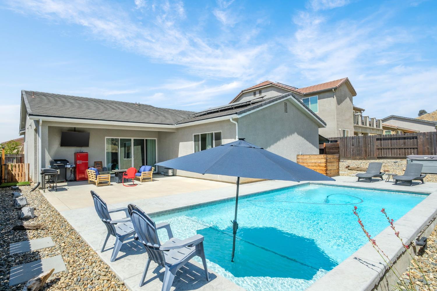 20046 Sunset Dr, Friant, CA 93626