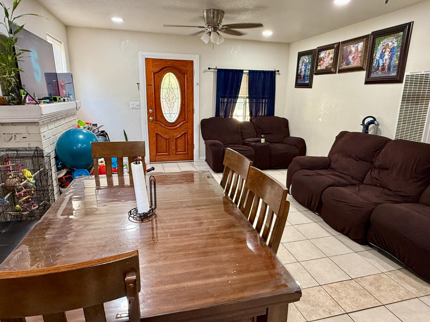 1118 N Augusta St, Fresno, CA 93701