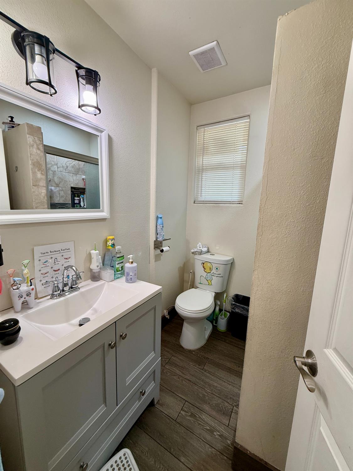 1118 N Augusta St, Fresno, CA 93701